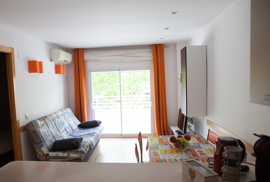 סאלו Costa Dorada Apartments מראה חיצוני תמונה