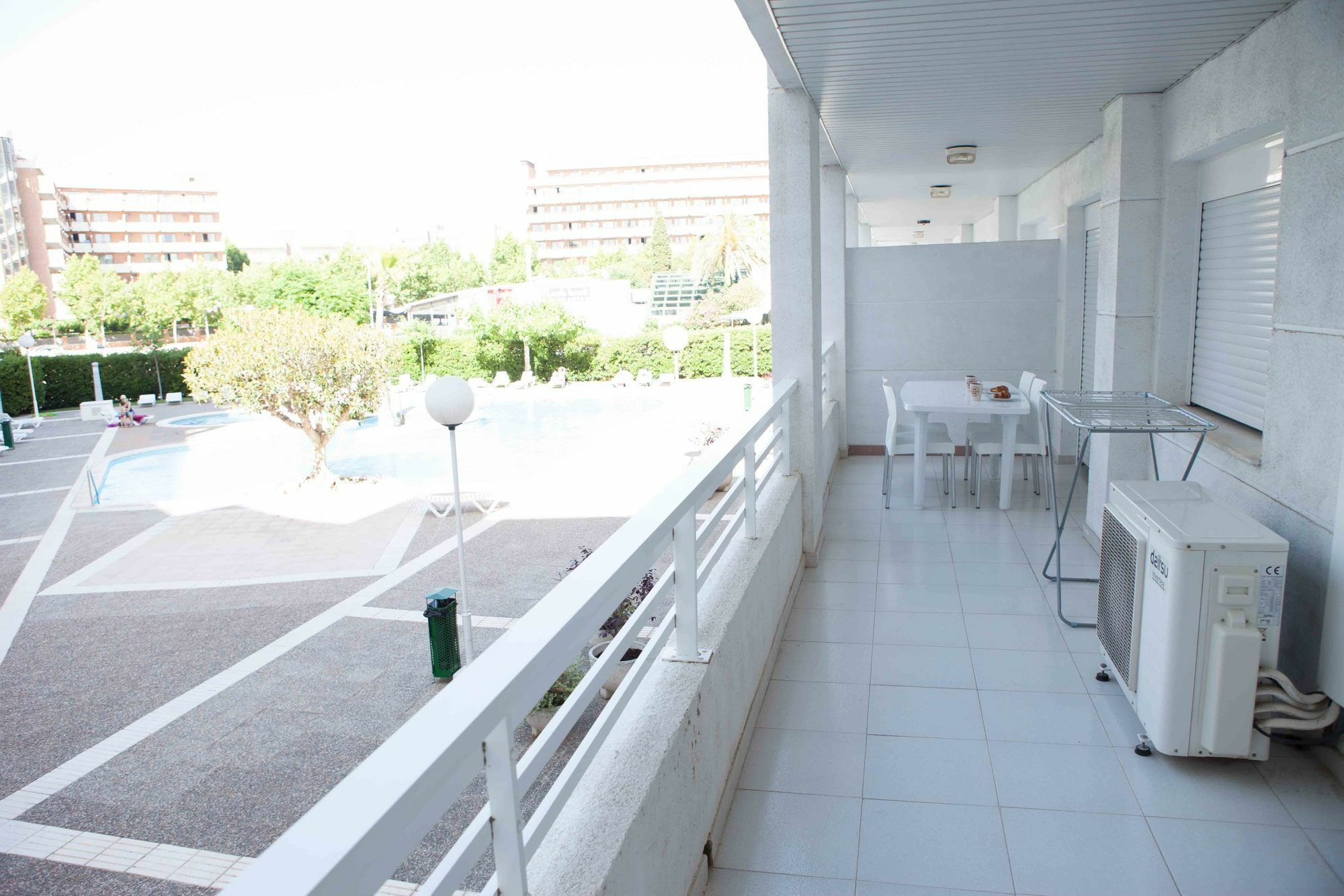 סאלו Costa Dorada Apartments מראה חיצוני תמונה