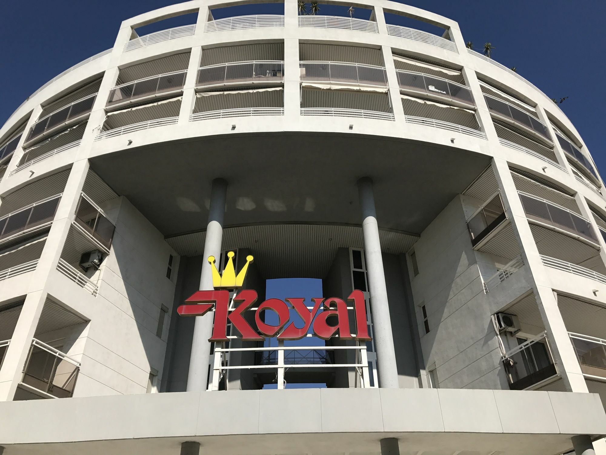 סאלו Costa Dorada Apartments מראה חיצוני תמונה