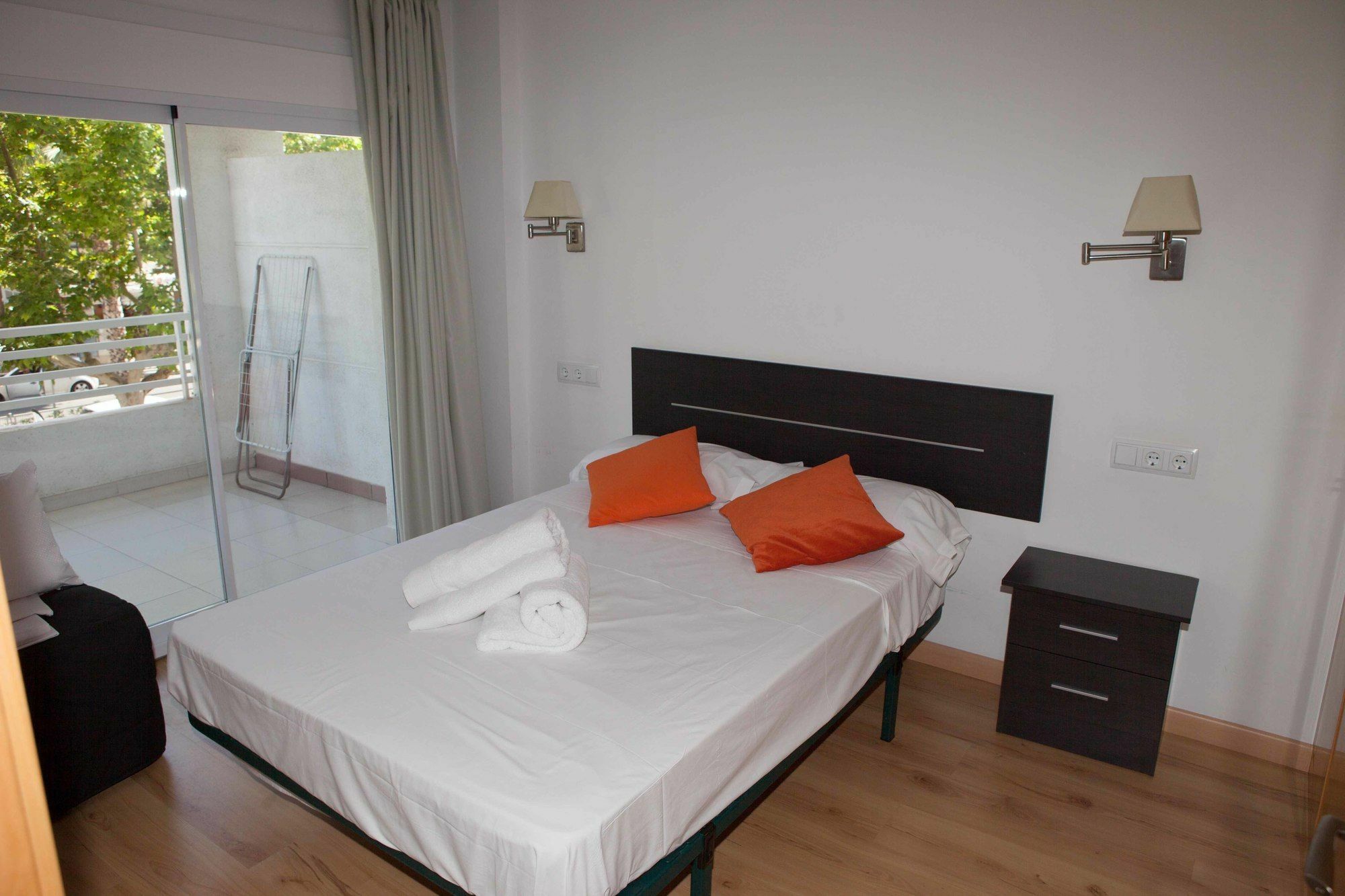 סאלו Costa Dorada Apartments מראה חיצוני תמונה